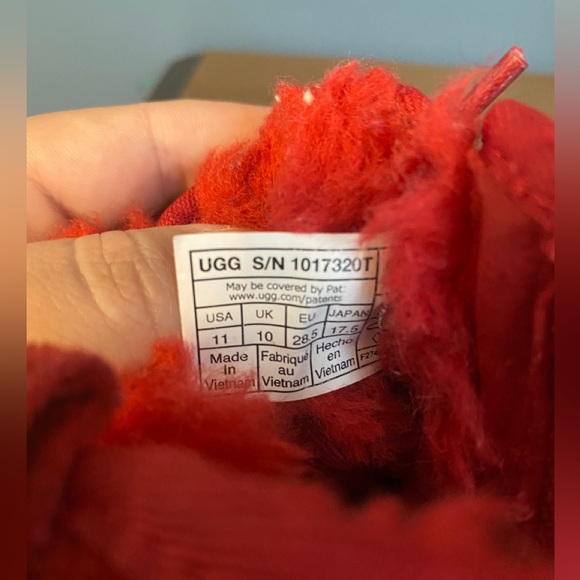 UGG Neumel Suede Lace Up Chukka Boots in Samba Red Size 11 Toddler - Picture 5 of 7